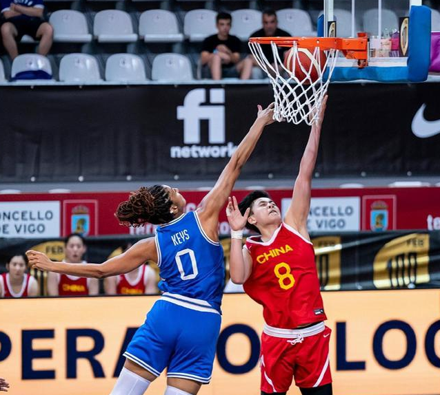 卫冕之路起步，中国女篮力战黎巴嫩女篮