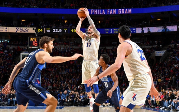 燃烧魂魄的对决！费城76人VS达拉斯独行侠，NBA常规赛